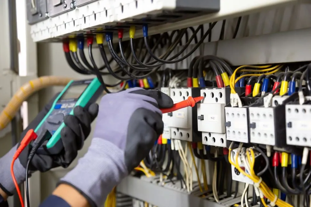 Trabajo eléctrico en terreno